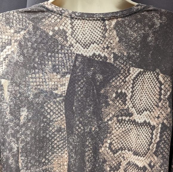 Basler Black Label Snake Print Stretch Top Sz 44/ US 16 - Picture 7 of 11